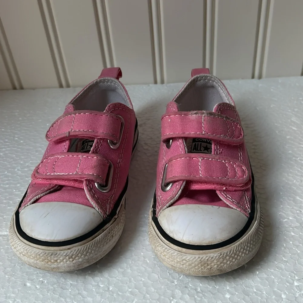Converse All Star girls hook&Loop closure sneakers toddler kids size 7 pink